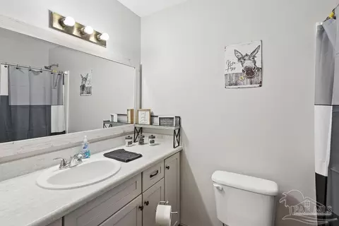 Bath - 5329 Casper Cir, Milton, FL 32570 photo 1 of 2