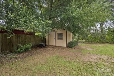 Exterior - 5329 Casper Cir, Milton, FL 32570 photo 3 of 9