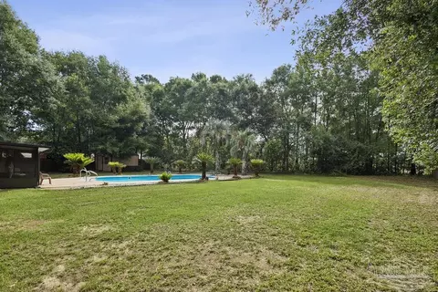 Exterior - 5329 Casper Cir, Milton, FL 32570 photo 7 of 9