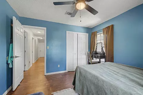 Bedroom - 5500 Baker Rd, Milton, FL 32570 photo 3 of 5