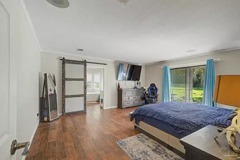 Bedroom - 5500 Baker Rd, Milton, FL 32570 photo 2 of 5