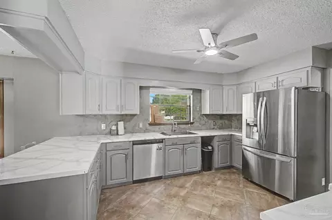 Kitchen - 5500 Baker Rd, Milton, FL 32570 photo 2 of 4