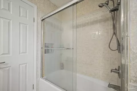Bath - 5500 Baker Rd, Milton, FL 32570 photo 5 of 5