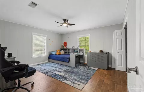 Bedroom - 5500 Baker Rd, Milton, FL 32570 photo 5 of 5