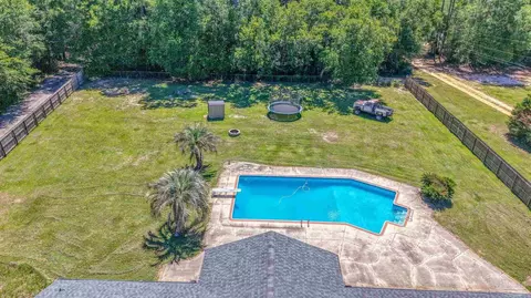 Exterior - 5500 Baker Rd, Milton, FL 32570 photo 8 of 10