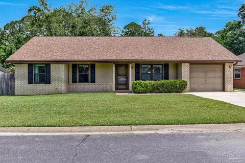 7605 Old Hickory Dr, Pensacola, FL 32507