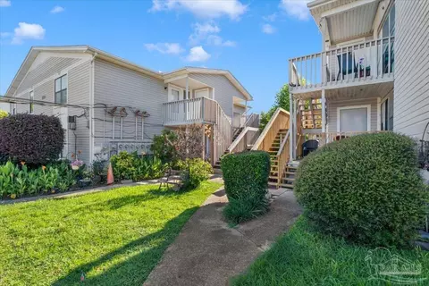 1301 Redwood Ln #F, Gulf Breeze, FL 32563