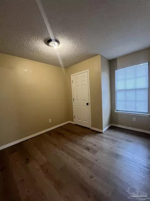 Bedroom - 5898 Independence Dr, Milton, FL 32570 photo 2 of 3