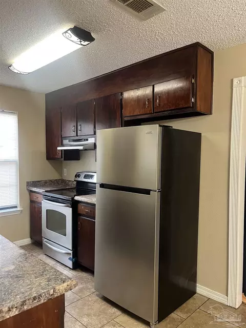 Kitchen - 5898 Independence Dr, Milton, FL 32570 photo 2 of 3