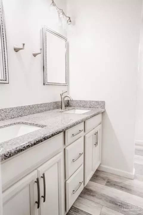 Bath - 4281 Castille Ave, Pace, FL 32571 photo 4 of 4