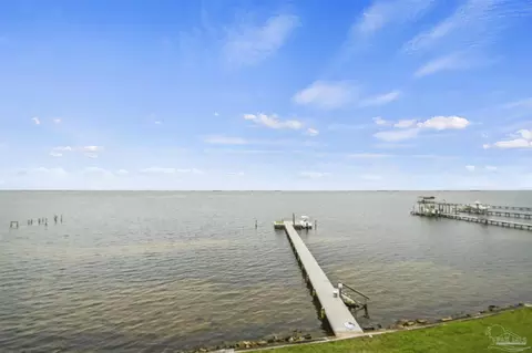 5539 Soundside Dr #C, Gulf Breeze, FL 32563