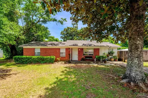 3609 Empire St, Pace, FL 32571