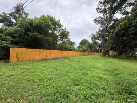 1804 W Lakeview Ave, Pensacola, FL 32501