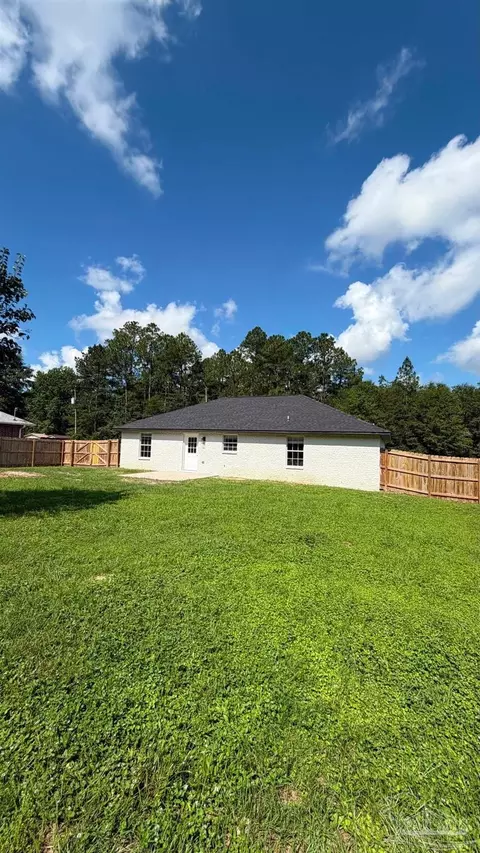 Exterior - 5386 Traci Dr, Milton, FL 32583 photo 4 of 10