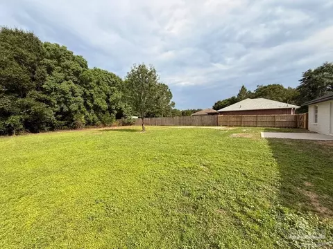 Exterior - 5386 Traci Dr, Milton, FL 32583 photo 2 of 10