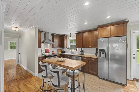Kitchen - 1850 Garcon Point Rd, Milton, FL 32583 photo 3 of 5