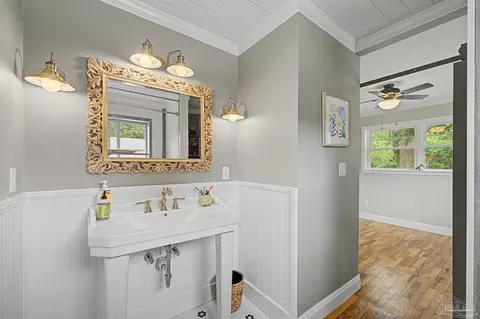 Bath - 1850 Garcon Point Rd, Milton, FL 32583 photo 4 of 4