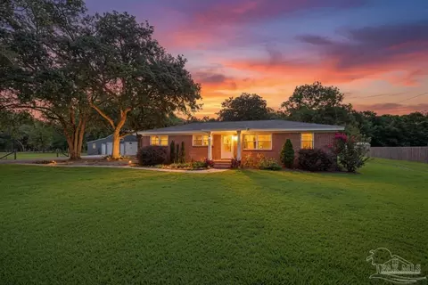 1850 Garcon Point Rd, Milton, FL 32583