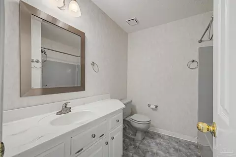 Bath - 5775 Whispering Woods Dr, Pace, FL 32571 photo 2 of 5