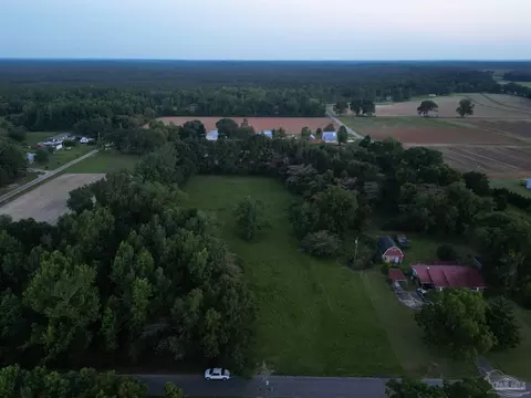 6701 Camp Henderson Rd, Jay, FL 32565