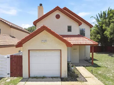1841 E Smugglers Cove Dr, Gulf Breeze, FL 32563