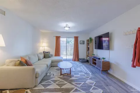2299 Scenic Hwy #M4, Pensacola, FL 32503