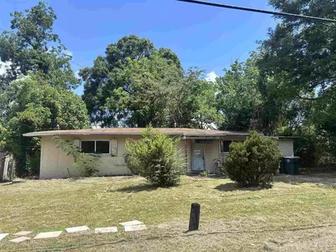 5040 Fairfield Dr, Pensacola, FL 32506