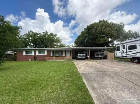 18 Cambridge Ave, Pensacola, FL 32534