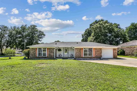 7905 Charter Oaks Dr, Pensacola, FL 32514