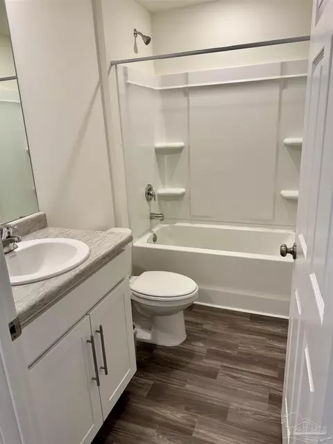 Bath - 6433 June Bug Dr, Milton, FL 32583 photo 1 of 2