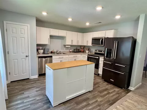 Kitchen - 6433 June Bug Dr, Milton, FL 32583 photo 1 of 2