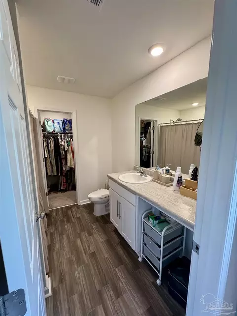 Bath - 6433 June Bug Dr, Milton, FL 32583 photo 2 of 2