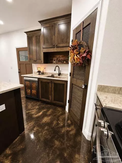 Kitchen - 13748 N Hwy 87, Jay, FL 32565 photo 1 of 2