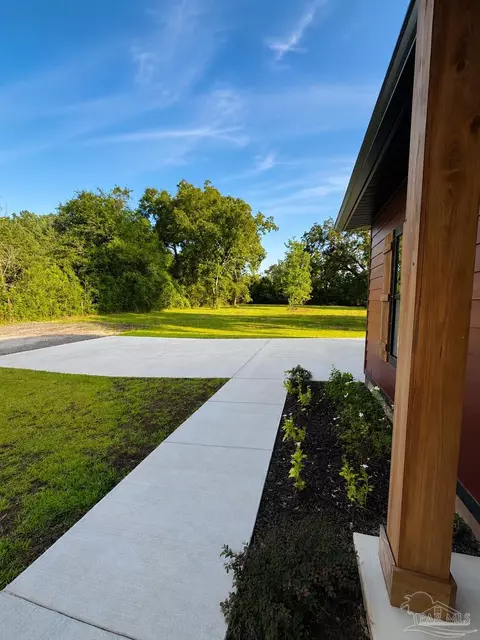 Exterior - 13748 N Hwy 87, Jay, FL 32565 photo 2 of 6