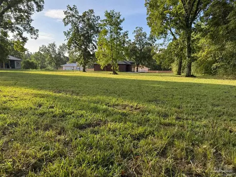 Exterior - 13748 N Hwy 87, Jay, FL 32565 photo 3 of 6