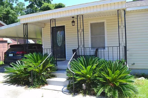39 Sandalwood St, Pensacola, FL 32505