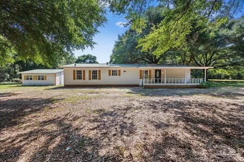 12400 Wildlife Rd, Holt, FL 32564