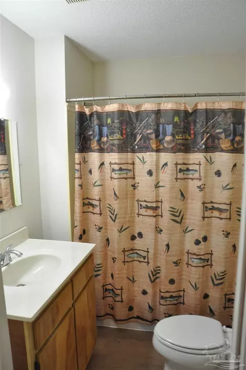 Bath - 3420 Balaton Ave, Milton, FL 32583 photo 1 of 2