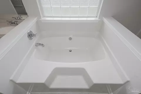 Bath - 4724 Spears St, Pace, FL 32571 photo 3 of 5