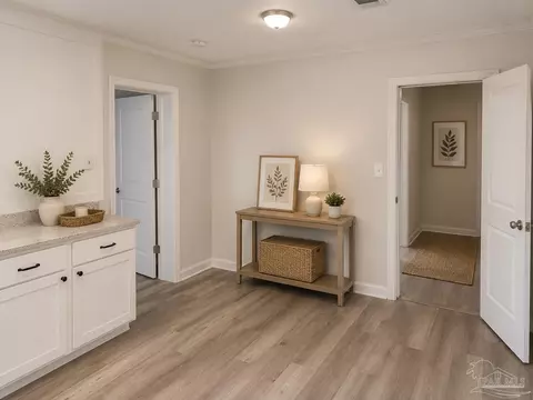 Entry Way - 5530 Hamilton Bridge Rd, Milton, FL 32570 photo 1 of 1