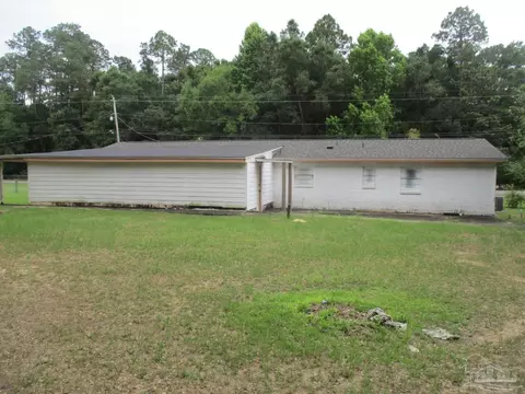 Exterior - 5530 Hamilton Bridge Rd, Milton, FL 32570 photo 2 of 4
