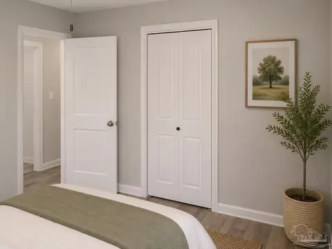 Bedroom - 5530 Hamilton Bridge Rd, Milton, FL 32570 photo 4 of 10