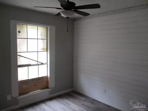 Bedroom - 5530 Hamilton Bridge Rd, Milton, FL 32570 photo 1 of 10
