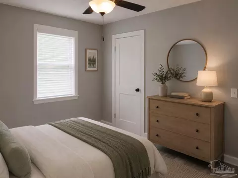Bedroom - 5530 Hamilton Bridge Rd, Milton, FL 32570 photo 8 of 10