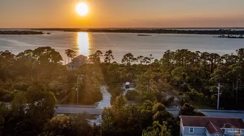 14000 River Rd, Pensacola, FL 32507