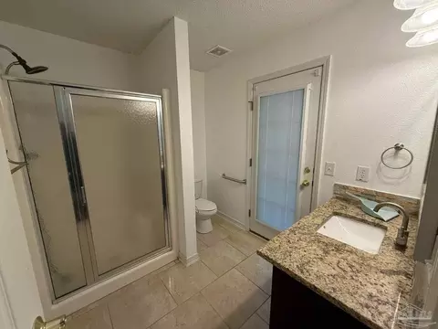 Bath - 1044 Aden Ct, Milton, FL 32583 photo 2 of 3