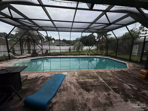 Exterior - 1044 Aden Ct, Milton, FL 32583 photo 2 of 8