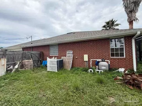 Exterior - 1044 Aden Ct, Milton, FL 32583 photo 6 of 8