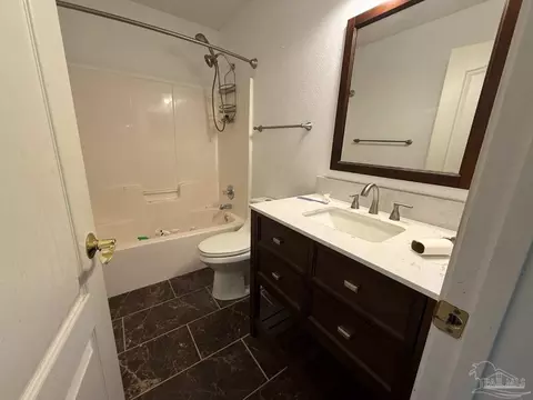 Bath - 1044 Aden Ct, Milton, FL 32583 photo 3 of 3