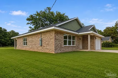 4016 Popcorn Rd, Milton, FL 32583